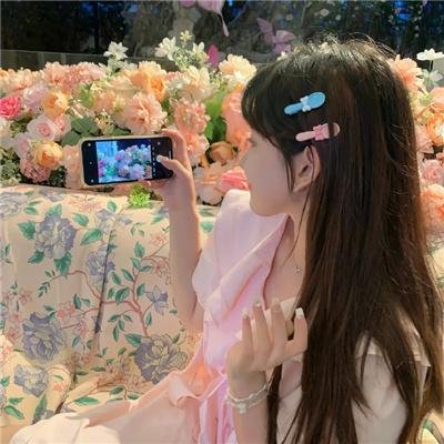 万花嬉春